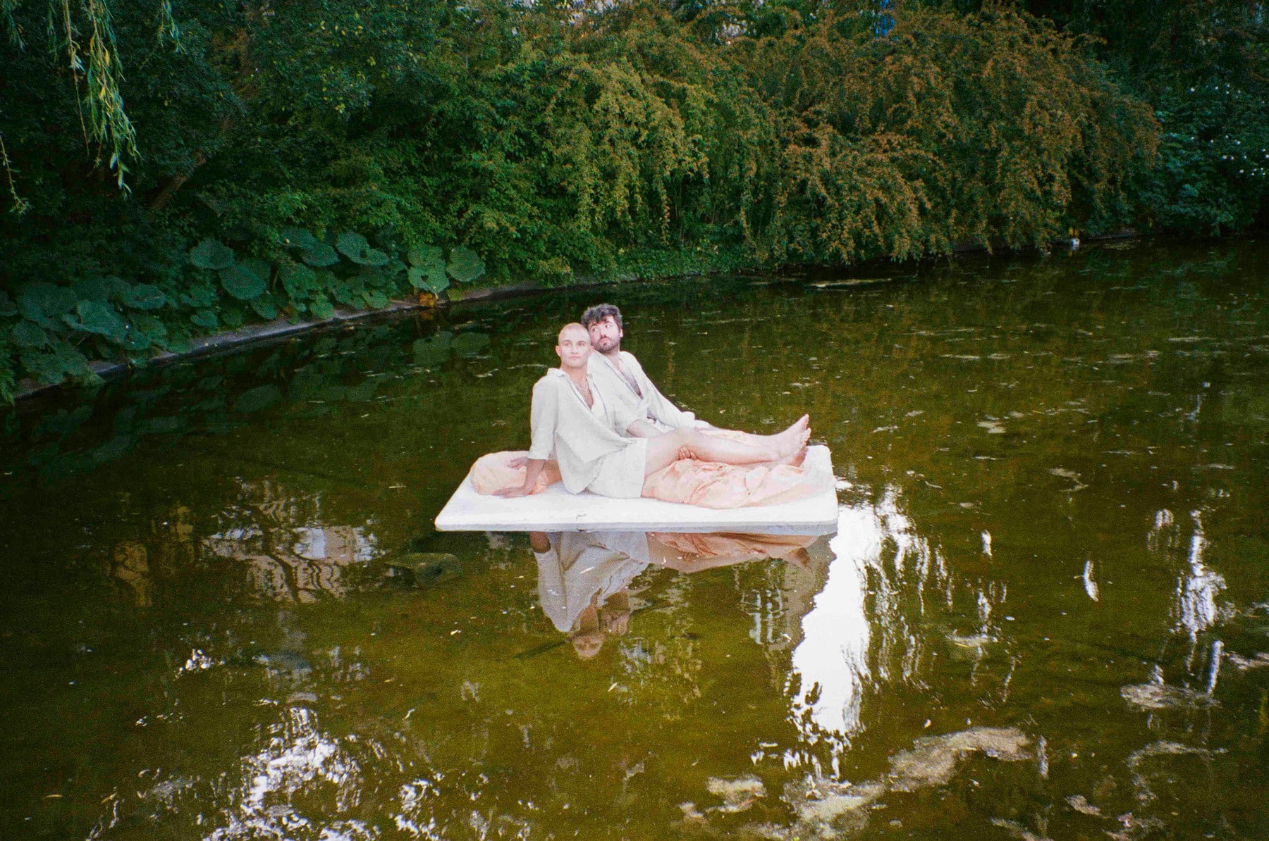 Photo from the performance “Resort”. Photo: Erik André Nes